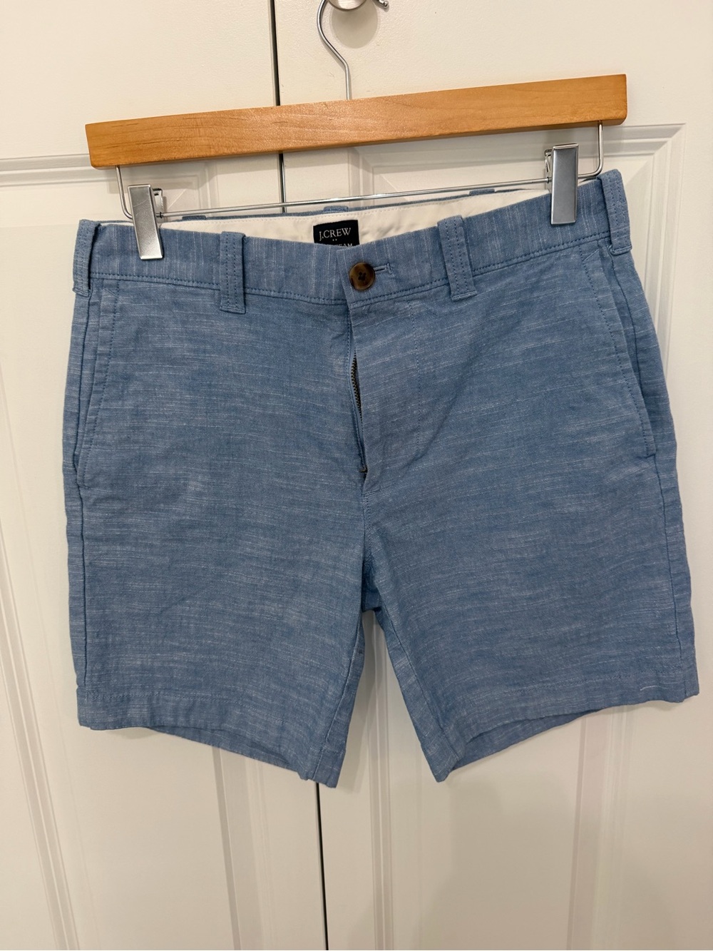 J. Crew Men's Chambray Blue Flat-Front Shorts 7 inch